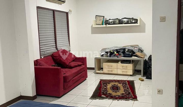 Corner House for Sale in Bintaro Sector 5. Best Deal! 2