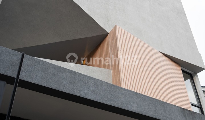 Brand New House with Private Pool in Bintaro Sector 9. Hotsale!