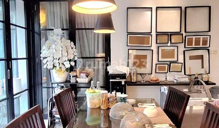 Rumah Luas dan Semi Furnished di Bintaro Sektor 9