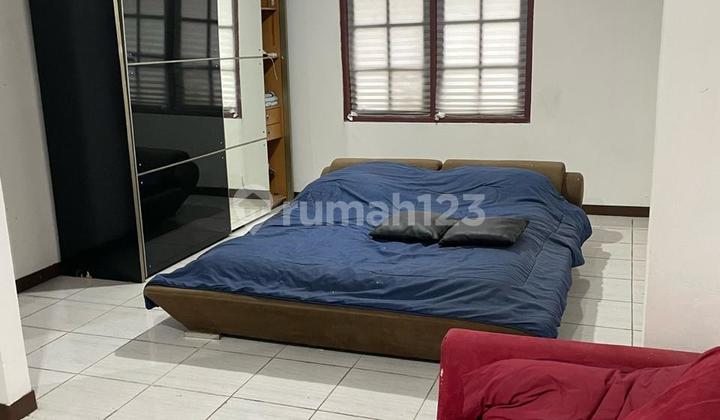 Rumah Luas Hoek di Bintaro Sektor 5. Best Deal!