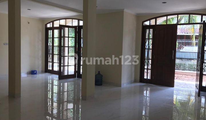 Di Jual Rumah di Bintaro Sektor 2 Posisi HOOK dengan KT 3+1 KM 3+1 sudah SHM.