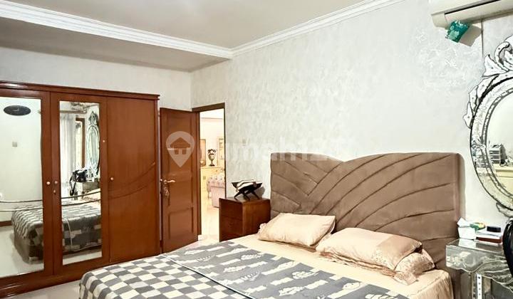 Hotsale! Rumah Mewah dengan Private Pool di Bintaro Sektor 3 2