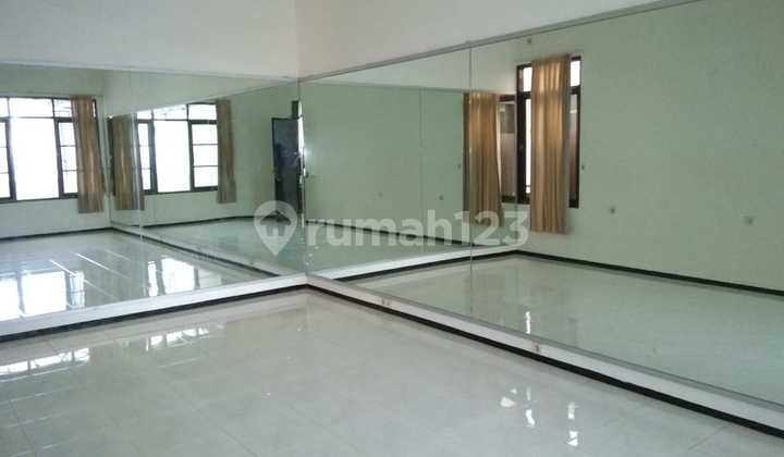 Jual Rumah siap huni, semi furnish, terawat Surabaya Timur 2