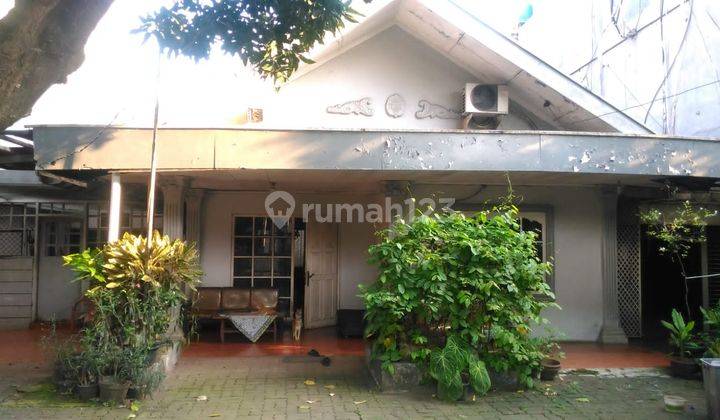 Rumah Lama Hitung Tanah Cocok Untuk Usaha di Jl Woltermonginsidi  1