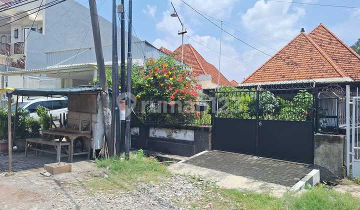 Dijual Rumah Type Colonial Clasic di Pusat Kota Surabaya Dijual Rumah Type Colonial Clasic di Pusat Kota Surabaya