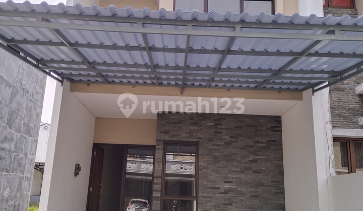 Newly Renovated Ready-to-Occupy House in Gading Residen, Kelapa Gading, North Jakarta Newly Renovated Ready-to-Occupy House in Gading Residen, Kelapa Gading, North Jakarta