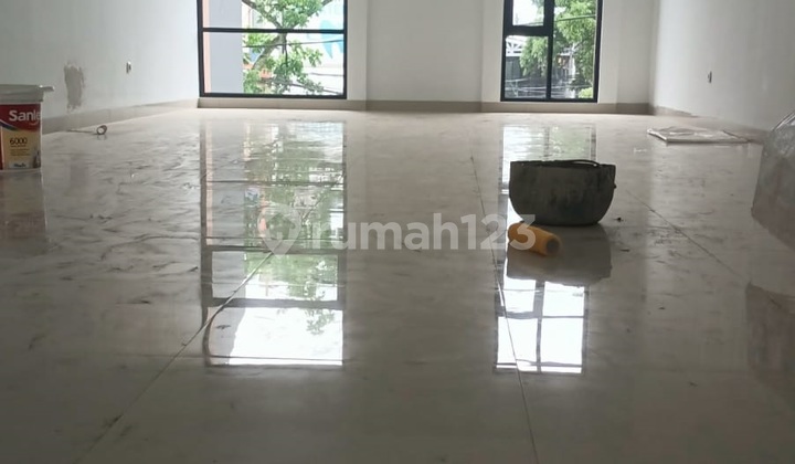 Selling SHM Commercial Building in Cijerah, Strategic Location Suitable for Business 2