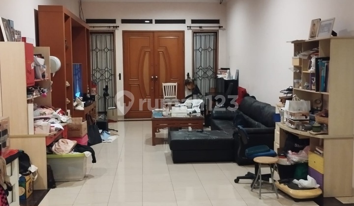 Rumah Modern dengan Sentuhan Elegan di Dadali 2