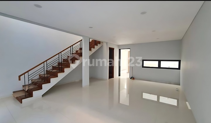 Rumah Modern Siap Huni di Taman Holis Indah 2 2
