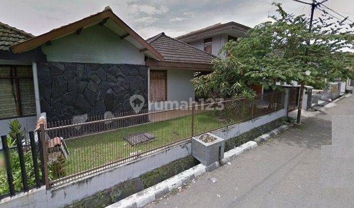 Rumah Luas Cocok Untuk Keluarga Besar di Kopo Elok 1