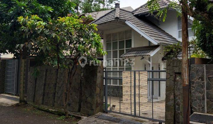 Rumah Cantik Banget di Setraduta 1