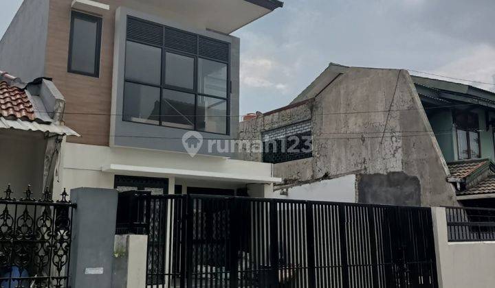 Rumah 2 Lantai Siap Huni Berada di Bpkp, Holis 1