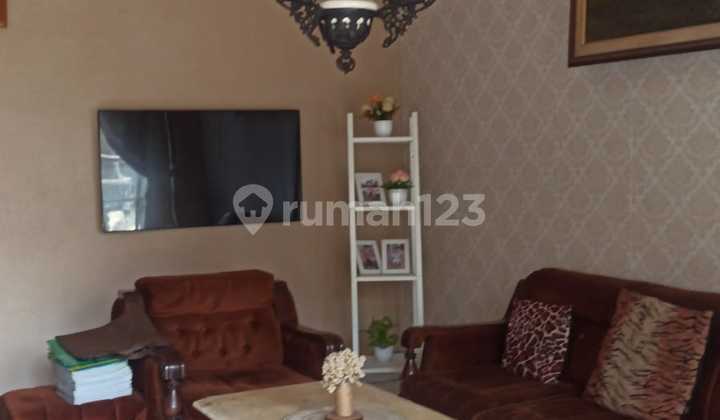 Main Road House Suitable for Business on Terusan Kopo. 2