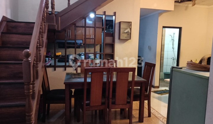 Strategic House Fully Furnished Comfortable to Live in Cijerah 2