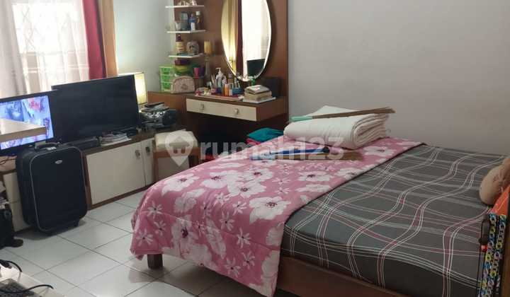 Rumah Nyaman Dihuni Kondisi Sangat Terawat di Taman Kopo Indah 2 2