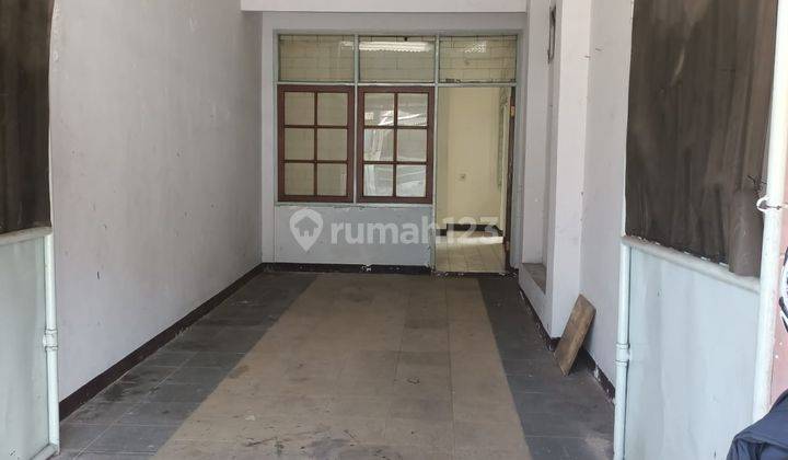 Rumah Siap Huni Lingkungan Nyaman di Taman Kopo Indah 1 2