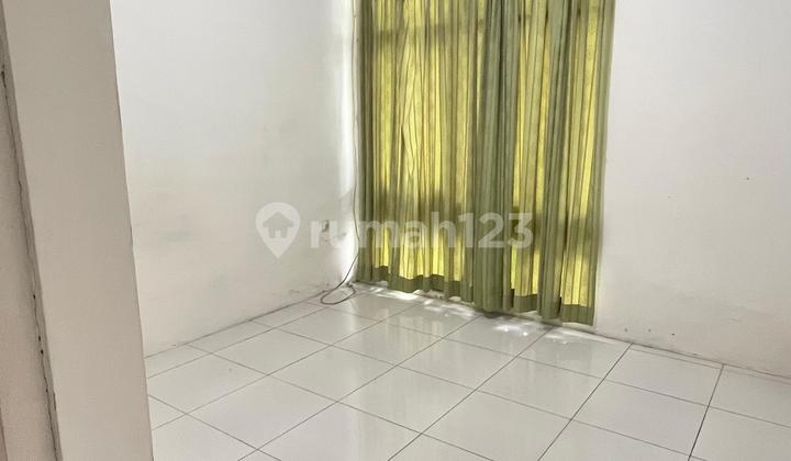 A House in a Bustling Area suitable for Residence or Business up to Middle School, Cimahi 2