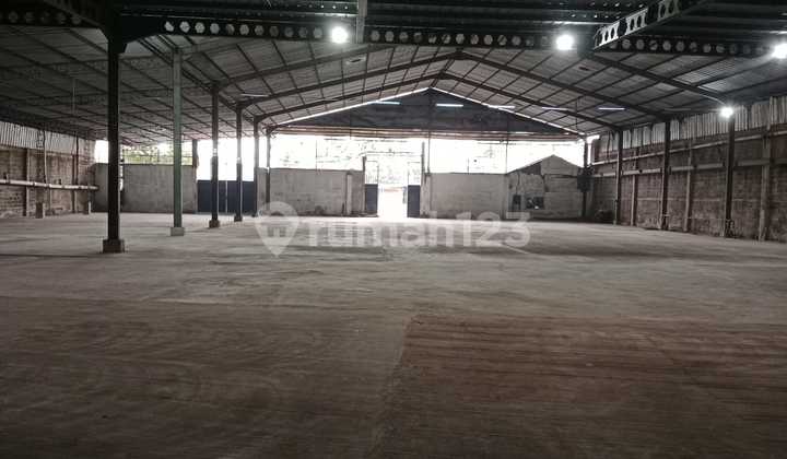 gudang pinggir jalan raya komersil, 2890m2, bangunan 2000m2