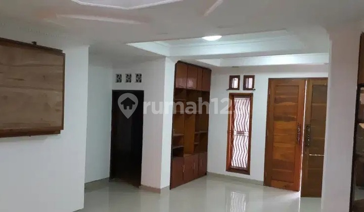 11. W Disewa Rumah, Meruya Selatan, 2Lantai, Redy Awal April