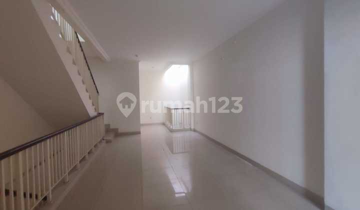 Sedayu Square Shophouse, Block E, 3.5 Floors, Ready to Occupancy, Unfurnished