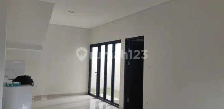 14. W Dijual Rumah di Cluster Waterfront Modernland , Tangerang 2