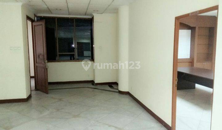 Kantor gambir, 4 lantai, strategis, parkiran ok, best deal nego 2