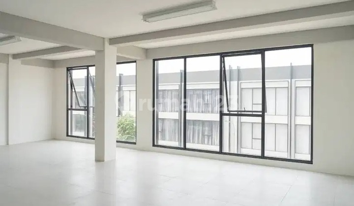 7. W Disewakan Gudang Duta Indah Starhub, Uk 9X24,5 , 3 Lantai