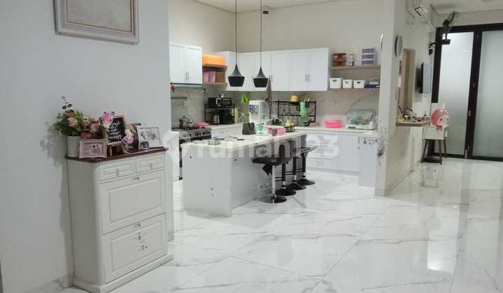 Foresta BSD Hook, 14X18, 2 Floors, Furnished, Ready to Occupy, Near Sportclub. Foresta BSD Hook, 14X18, 2 Floors, Furnished, Ready to Occupy, Near Sportclub.