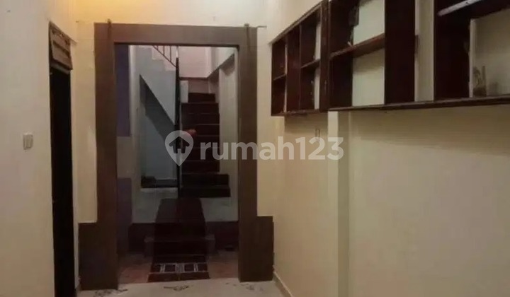 28. W Dijual Rumah Petamburan Slipi, 2 Lantai, Rapih 28. W Dijual Rumah Petamburan Slipi, 2 Lantai, Rapih