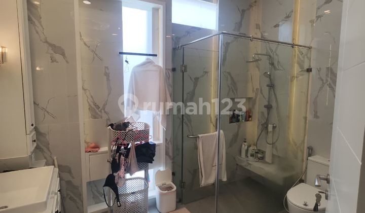 19. W The Riviera Puri, 3 Lantai, 8X18, Spesial Unit,Renov Mewah 19. W The Riviera Puri, 3 Lantai, 8X18, Spesial Unit,Renov Mewah