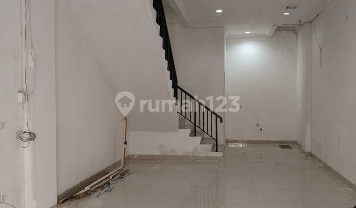 Ruko Green Lake City, Hadap Dalam 4.5X15, Cocok Office, Dsb