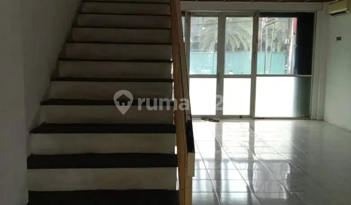 20. W Ruko Bang Pitung, 5X31 Near Permata Hijau Suite, Move-In Ready 20. W Ruko Bang Pitung, 5X31 Near Permata Hijau Suite, Move-In Ready