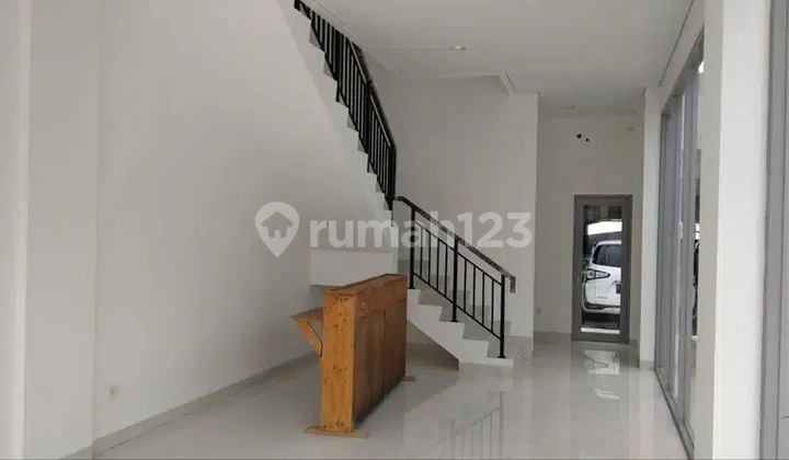 Modern Market Ruko Bsd, 3 floors, Hook, 48M2 Ready to Occupy, Strategic Location 2