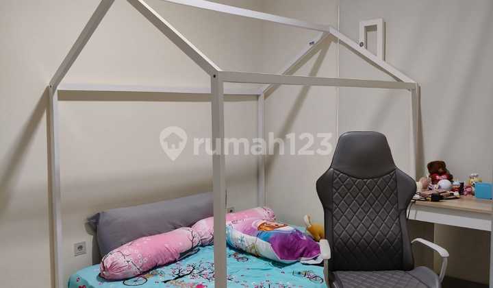 Latin America, Green Lake City, 6x18, full 2 floors, semi-furnished