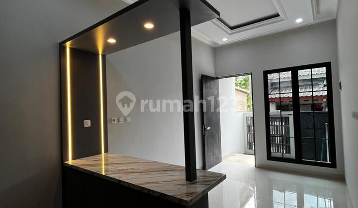 11. W For Sale House New Ciledug, Ready to Occupied, Free Kitchen Set