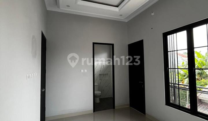 27. W For Sale New Ciledug House, Ready to Occupy, Free Kitchen Set
