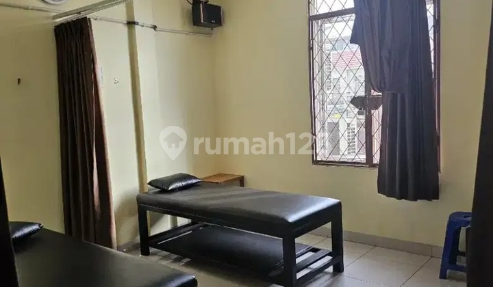 27. W Disewakan Ruko di Permata Taman Palm, Siap Huni, Kosongan