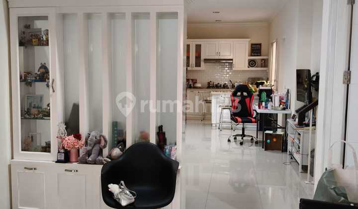 Latin America, Green Lake City, 6x18, full 2 floors, semi-furnished