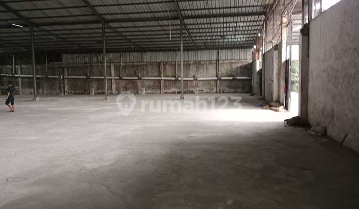 gudang pinggir jalan raya komersil, 2890m2, bangunan 2000m2