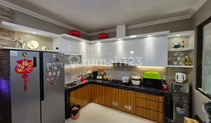 residence one, 6x15, building renovation, 2.5 floors, strategic location, ready to occupy 1