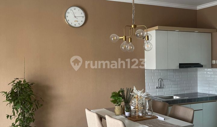 ruang makan rumah mewah dikawasan elit lokasi