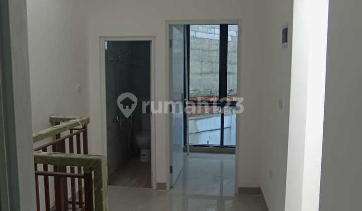 foto lainnya rumah murah cantik 3 lantai