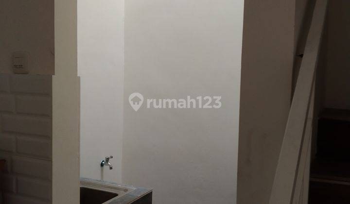 Di  Rumah murah dan minimalis 2 lantai didaerah Pisangan baru 7