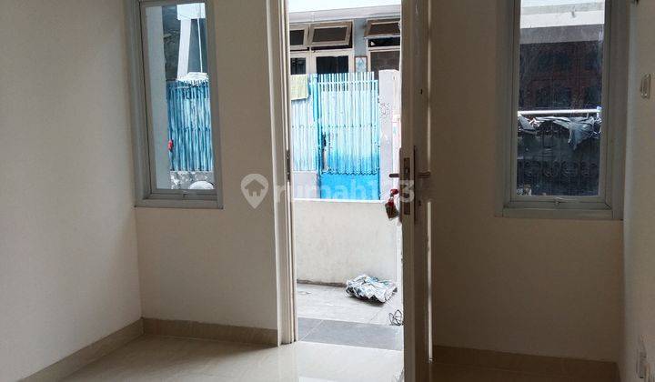 Di  Rumah murah dan minimalis 2 lantai didaerah Pisangan baru 8