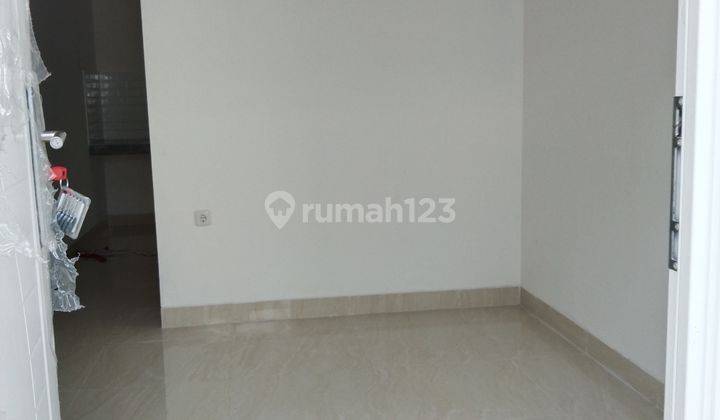 Di  Rumah murah dan minimalis 2 lantai didaerah Pisangan baru 9