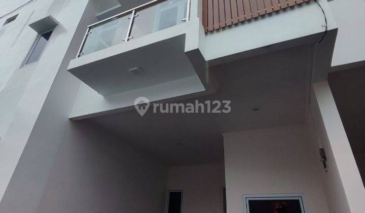 RUMAH TOWNHAUSE RAWAMANGUN MEWAH MILENIAL DAN MODERN 10