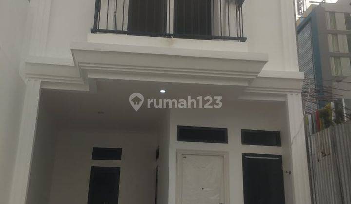 RUMAH FANTASTIK JATINEGARA LIO TOWNHOUSE MEWAH & MILENIAL JAKTIM 1