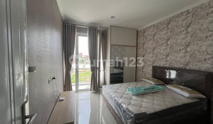 kamar tidur rumah mewah dikawasan elit lokasi