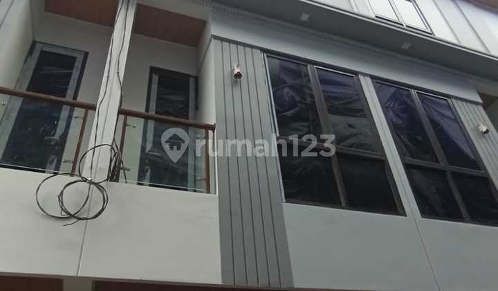 Rumah Mewah Lokasi Strategis 5 Menit Ke Krl Manggarai Jaksel 2
