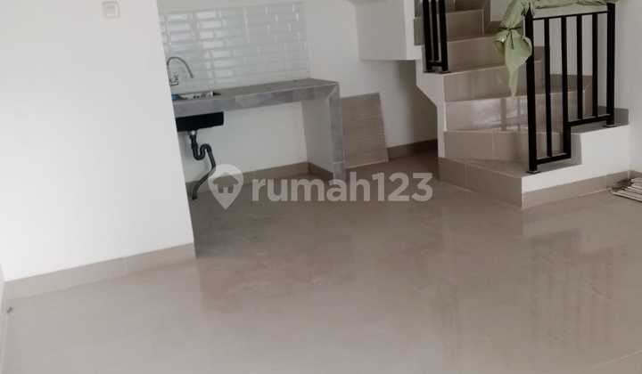 Affordable Ready-to-Live House with Economical Price in Joharbaru, Central Jakarta Affordable Ready-to-Live House with Economical Price in Joharbaru, Central Jakarta